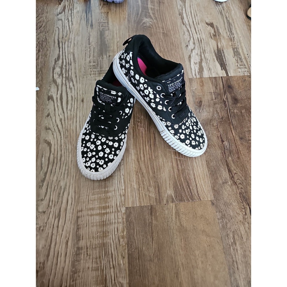 Levi's Kids‎ Daisy Print Black Canvas Sneakers - Size 5.5
